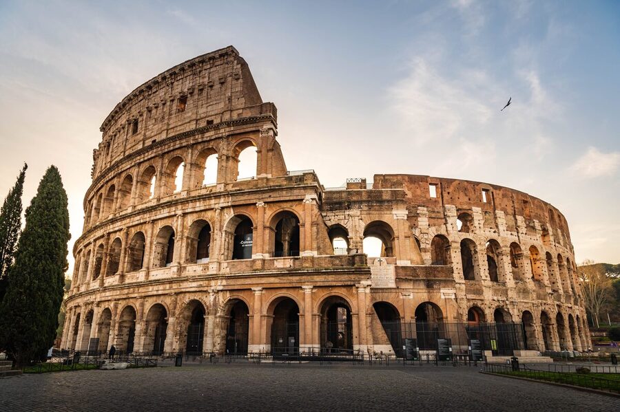 Il Colosseo di Roma, simbolo di arte e cultura